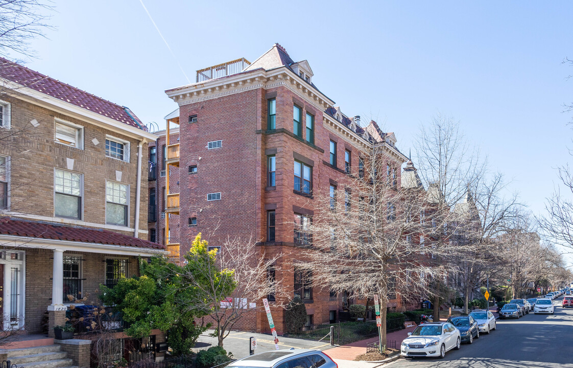 The Sagamore in Washington, DC - Building Photo