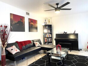 42 Matador Ln in Davie, FL - Building Photo - Building Photo