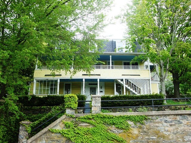 357 Washington St in Norwich, CT - Foto de edificio