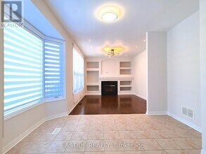 8 Redbud St in Markham, ON - Building Photo - Building Photo