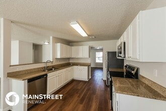 664 Lowe Dr in Cedar Hill, TX - Foto de edificio - Building Photo