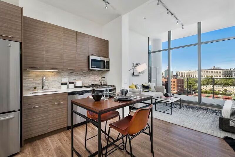 339 W Chestnut St in Chicago, IL - Building Photo