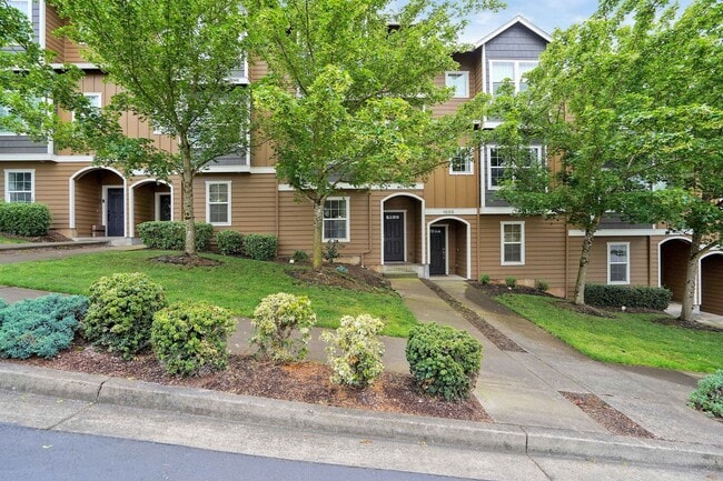 property at 1976 Hawksview Ave SE
