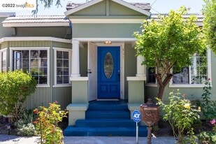 937 Blossom Way in Hayward, CA - Building Photo