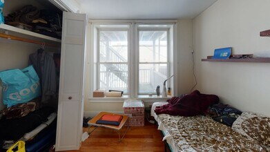 9 Chesterton St, Unit 1 in Boston, MA - Foto de edificio - Building Photo