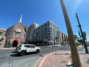 353 E Bonneville Ave in Las Vegas, NV - Building Photo - Building Photo