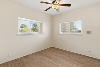 5922 Moon Dance St in San Antonio, TX - Foto de edificio - Building Photo