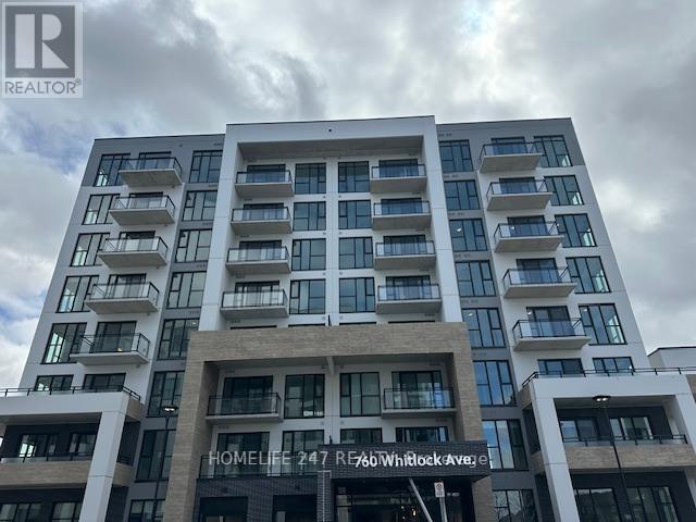 760-760 Whitlock Ave in Milton, ON - Building Photo