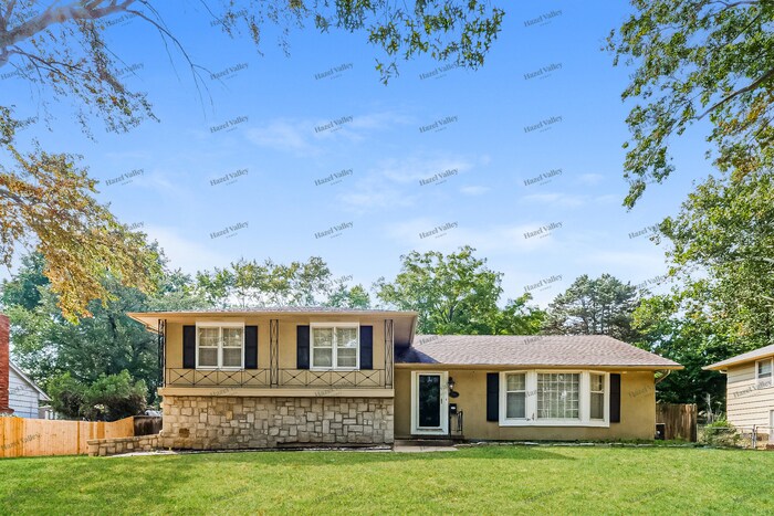 7924 Roe Ave in Prairie Village, KS - Building Photo