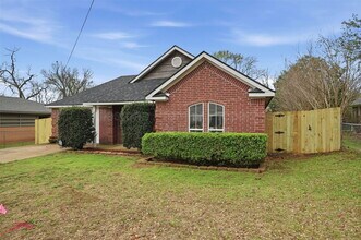 2418 Loy Lake Rd in Denison, TX - Building Photo - Building Photo