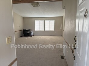 434 Gypsum Ln in Spring Creek, NV - Building Photo - Building Photo