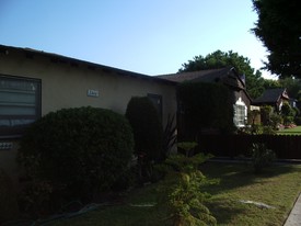 2444 Oak St in Santa Monica, CA - Building Photo - Building Photo