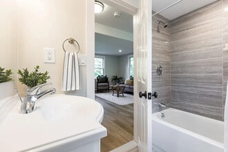 126 Twin Hill Rd in Falmouth, MA - Building Photo - Building Photo