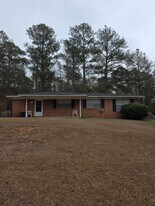 1230 Kings Mountain Ct in Columbus, GA - Building Photo