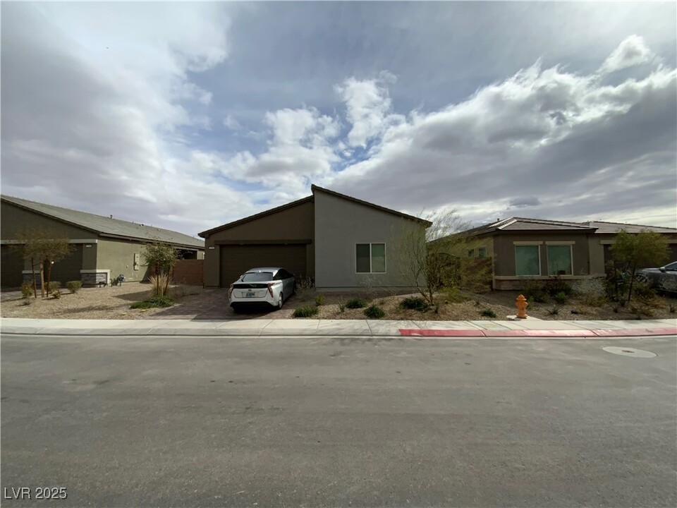 3766 Etendre Ct in Paradise, NV - Building Photo