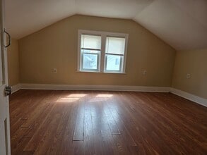 27 Shelby St, Unit 3 in Worcester, MA - Foto de edificio - Building Photo