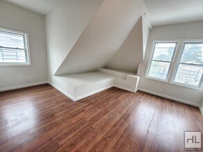 3551 E Tremont Ave-Unit -2 in Bronx, NY - Building Photo - Building Photo