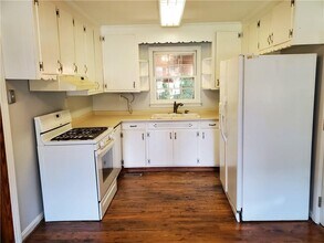 939 Turner Dr SE in Smyrna, GA - Building Photo - Building Photo