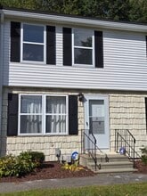 5 Periwinkle Ln in Glastonbury, CT - Building Photo - Building Photo