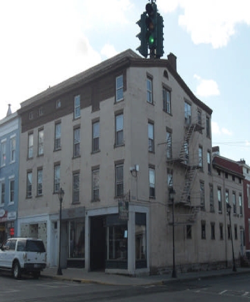 701 Warren St in Hudson, NY - Building Photo - Building Photo