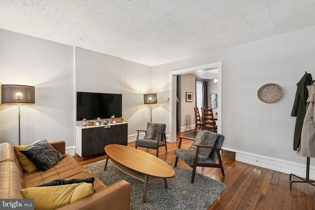 4353 Freeland Ave, Unit 1120 in Philadelphia, PA - Foto de edificio - Building Photo