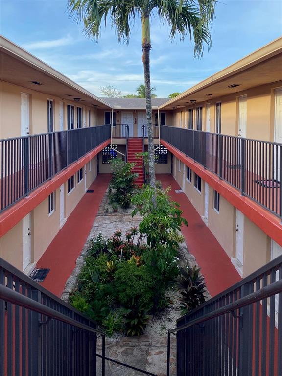 1733 Mayo St in Hollywood, FL - Building Photo - Building Photo