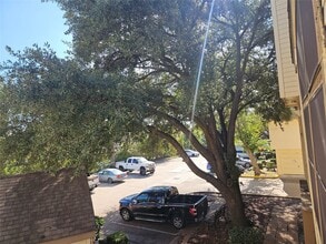 2425 Holly Hall St in Houston, TX - Building Photo - Building Photo