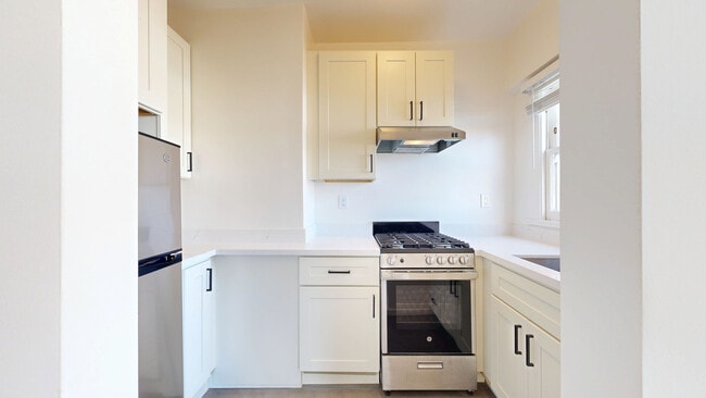 property at 931 O'Farrell St