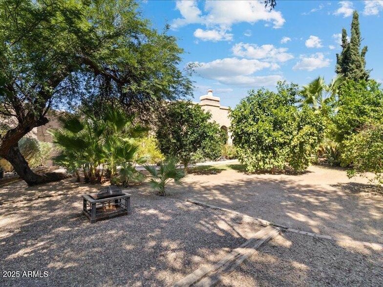 10563 E Carol Ave in Scottsdale, AZ - Building Photo