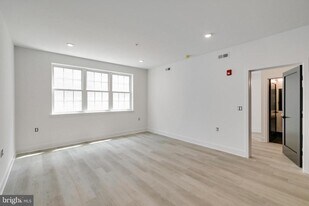 3045 Richmond St in Philadelphia, PA - Building Photo