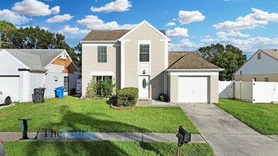 11007 Summer Dr in Tampa, FL - Building Photo - Building Photo