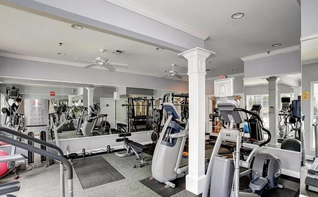 4550 Strutfield Ln, Unit 2205 in Alexandria, VA - Building Photo - Building Photo