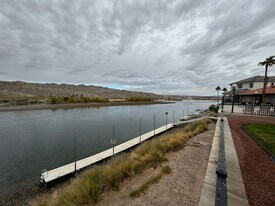 201 Riverfront Dr in Bullhead City, AZ - Building Photo