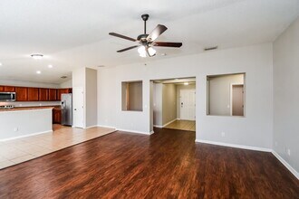 2285 Brian Lakes Dr E in Jacksonville, FL - Building Photo - Building Photo