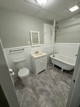 170 Elm St in Biddeford, ME - Foto de edificio - Building Photo