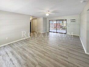 1881 Edison Ave in Ft. Myers, FL - Foto de edificio - Building Photo