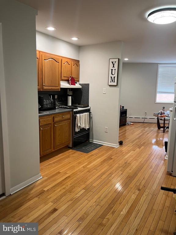 property at 1117 W Moyamensing Ave