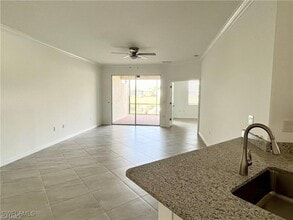 2057 Tamarron Ln in Naples, FL - Building Photo - Building Photo