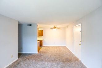 Meadowbrook Apartments in Charlotte, NC - Building Photo - Interior Photo