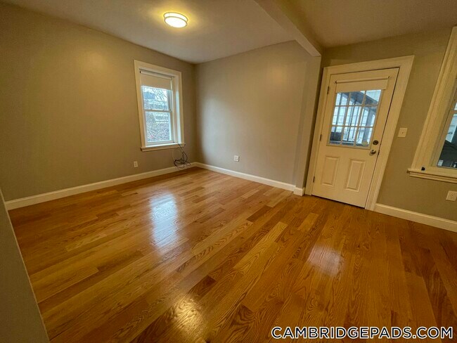 124 Berkshire St in Cambridge, MA - Building Photo - Building Photo