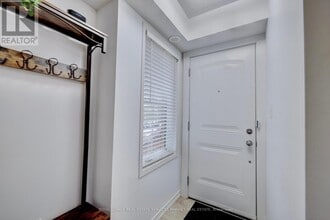 2504 Post Rd in Oakville, ON - Building Photo - Building Photo