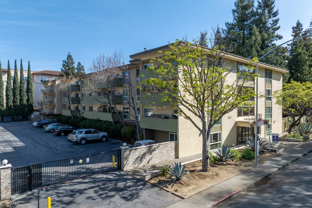 Crestview Apartments in Mountain View, CA - Building Photo