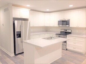 306 NW Xing in Holland, MI - Building Photo - Building Photo