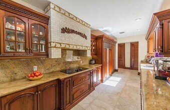 3630 Justison Rd in Miami, FL - Building Photo - Building Photo