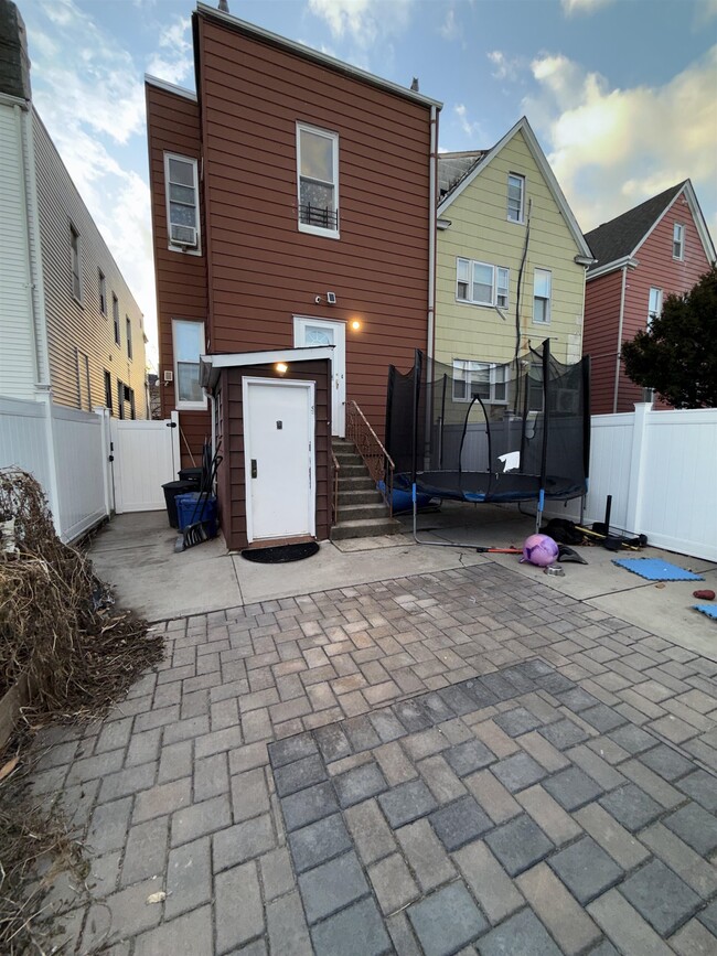 30 Danforth Ave in Jersey City, NJ - Building Photo - Building Photo