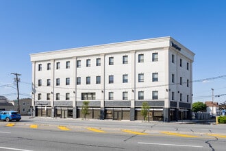 35 N Broadway in Hicksville, NY - Building Photo - Building Photo