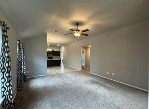 11541 SW 8th Cir in Yukon, OK - Building Photo - Building Photo
