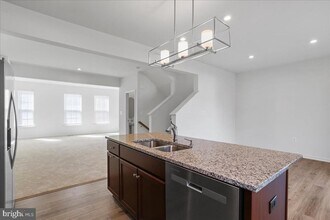 100 Stafford Pl in Falling Waters, WV - Building Photo - Building Photo