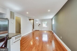 1145 46th Pl SE in Washington, DC - Building Photo - Building Photo