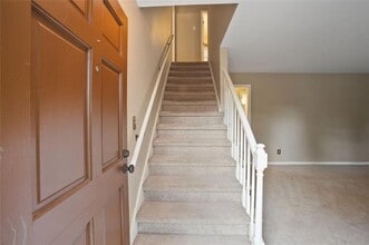461 Village Green Ct SW in Lilburn, GA - Building Photo - Building Photo